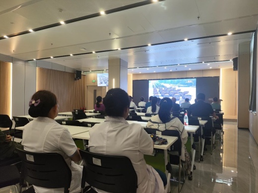 铭记历史，缅怀英烈 长春仲德骨科医院医患同心共观阅兵盛况